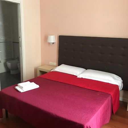 Elle Cavour Guest House Рим Екстер'єр фото