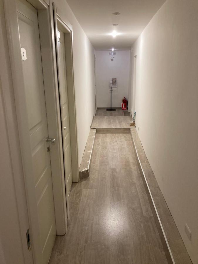 Elle Cavour Guest House Рим Екстер'єр фото