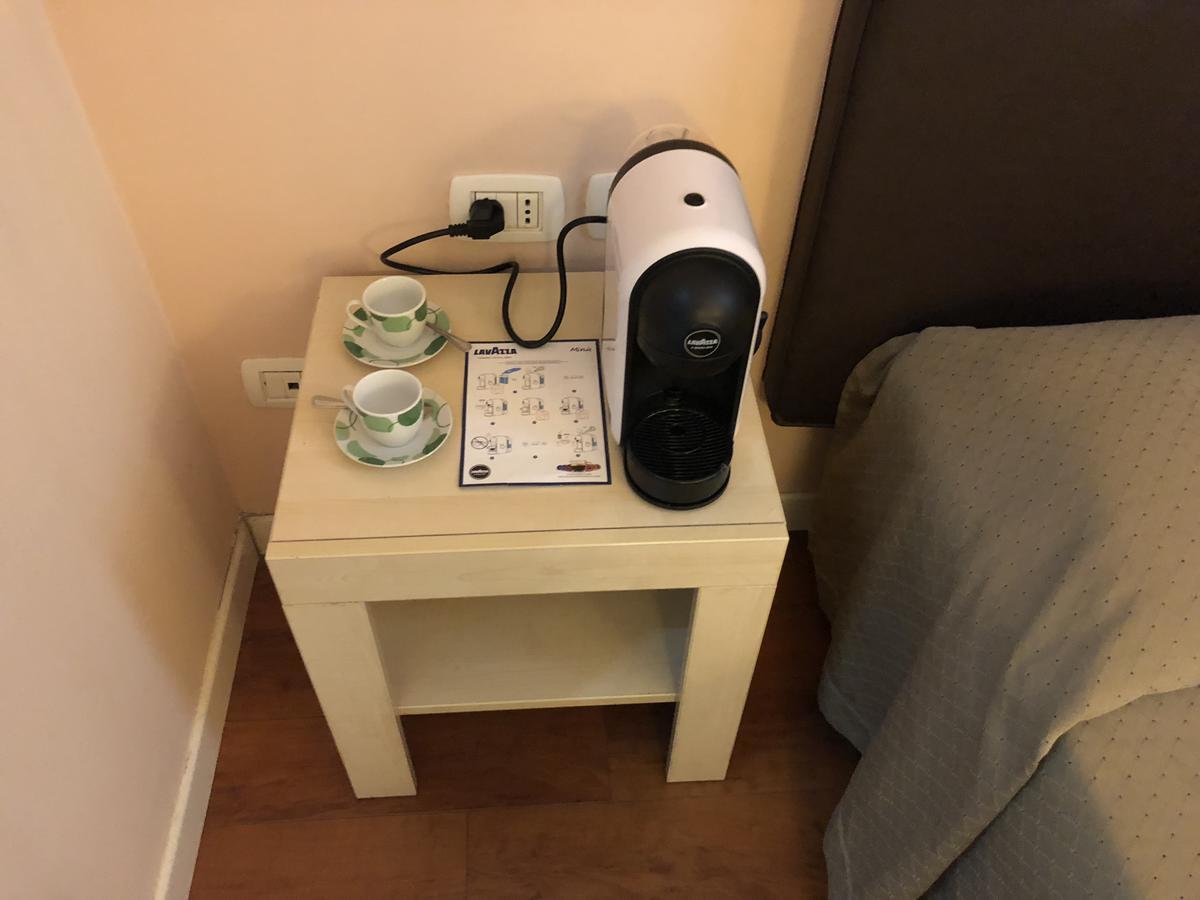 Elle Cavour Guest House Рим Екстер'єр фото