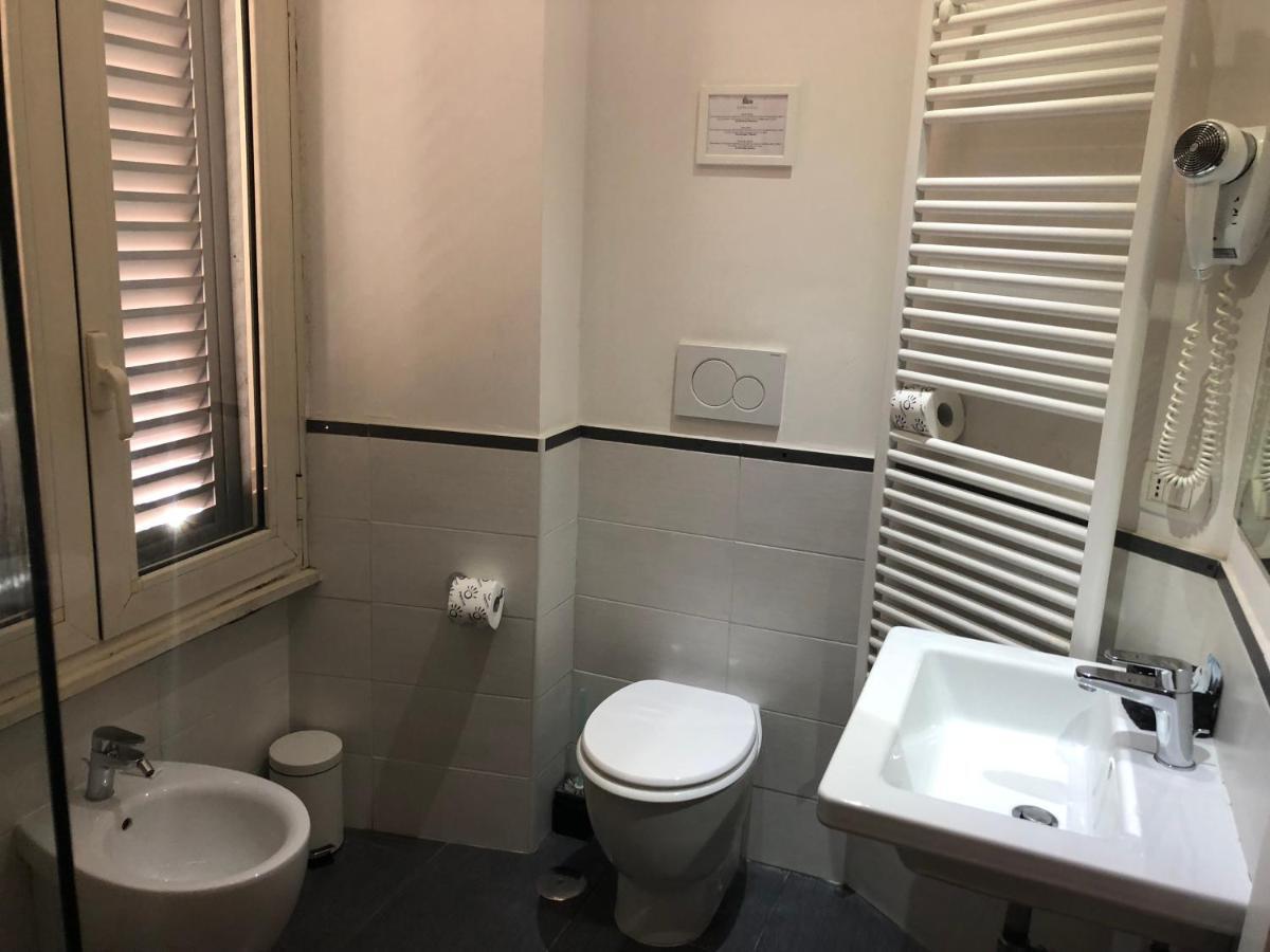 Elle Cavour Guest House Рим Екстер'єр фото