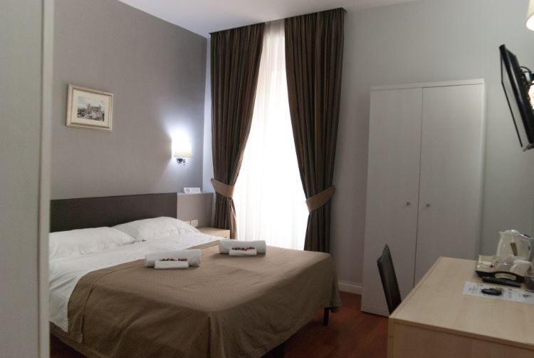 Elle Cavour Guest House Рим Екстер'єр фото