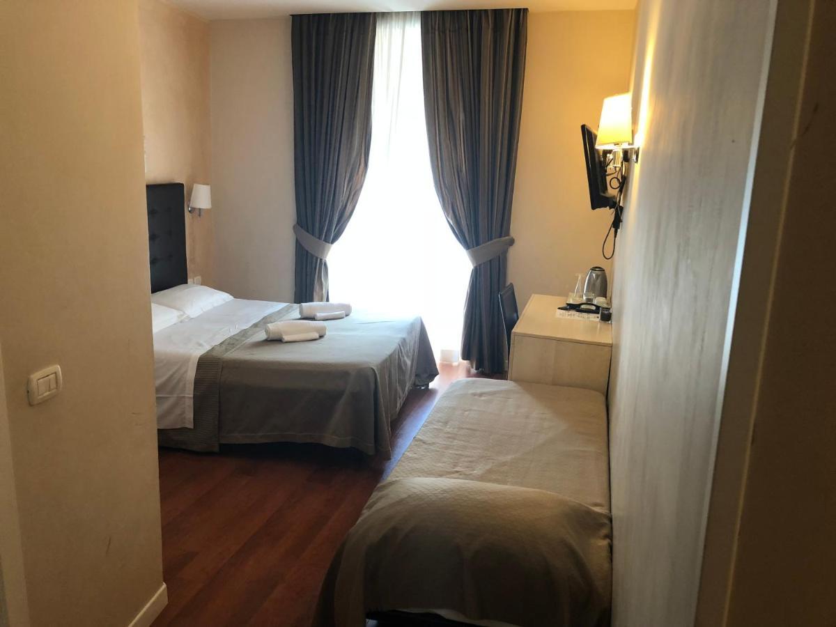 Elle Cavour Guest House Рим Екстер'єр фото